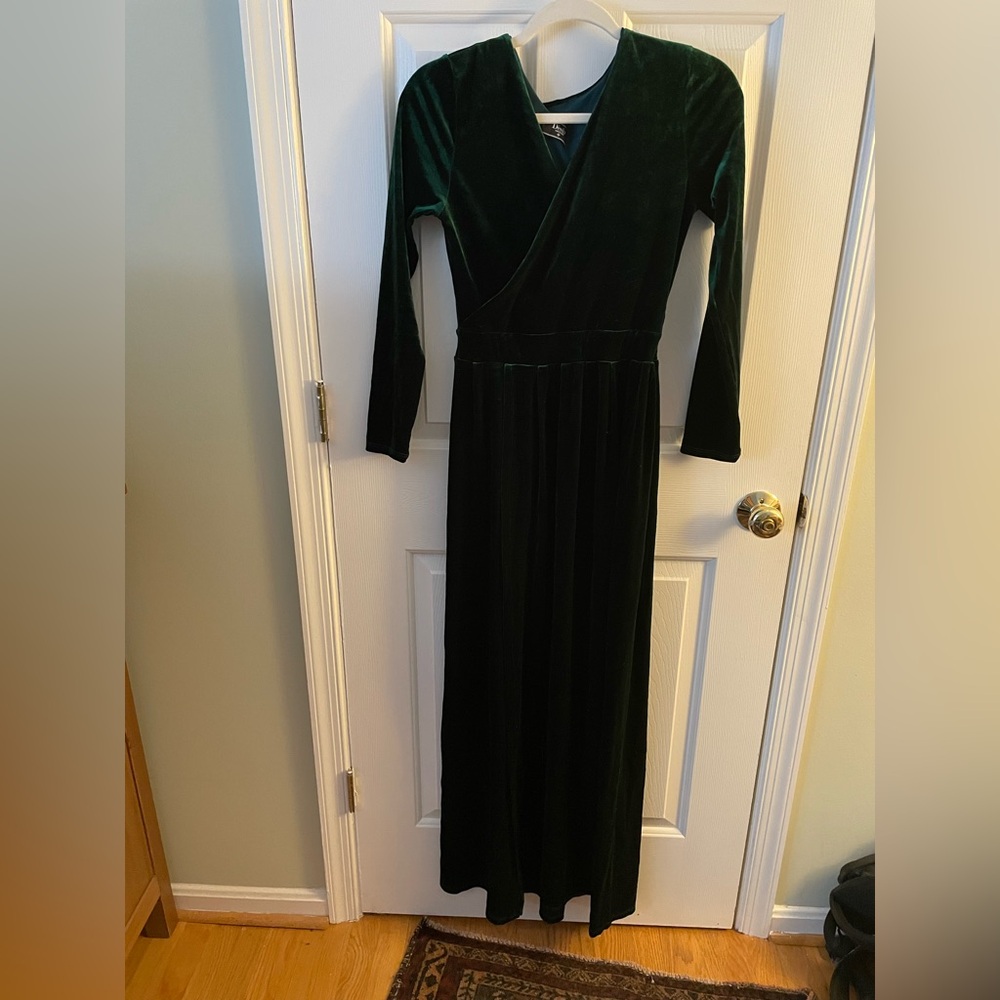 Elegant Green Velvet Long Sleeve Dress